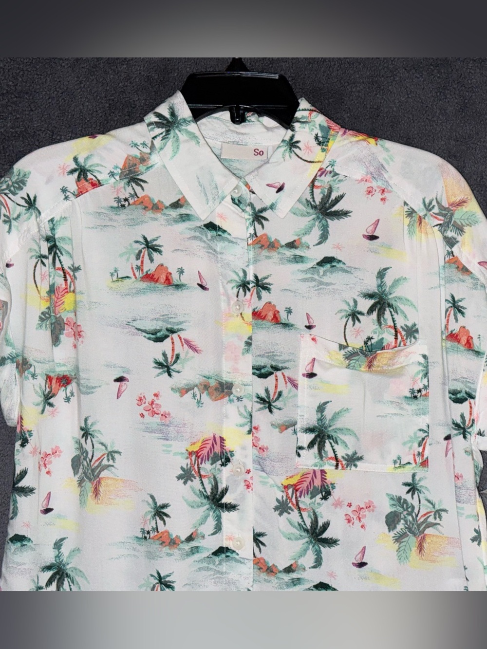 NWT SO White Tropical Print Short Sleeve Button-Up Blouse Size Small - Picture 4 of 15